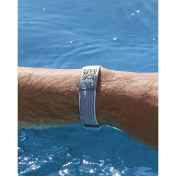 SOS Emergency Wristband Textile White with QR Code & Swiss Data Platform